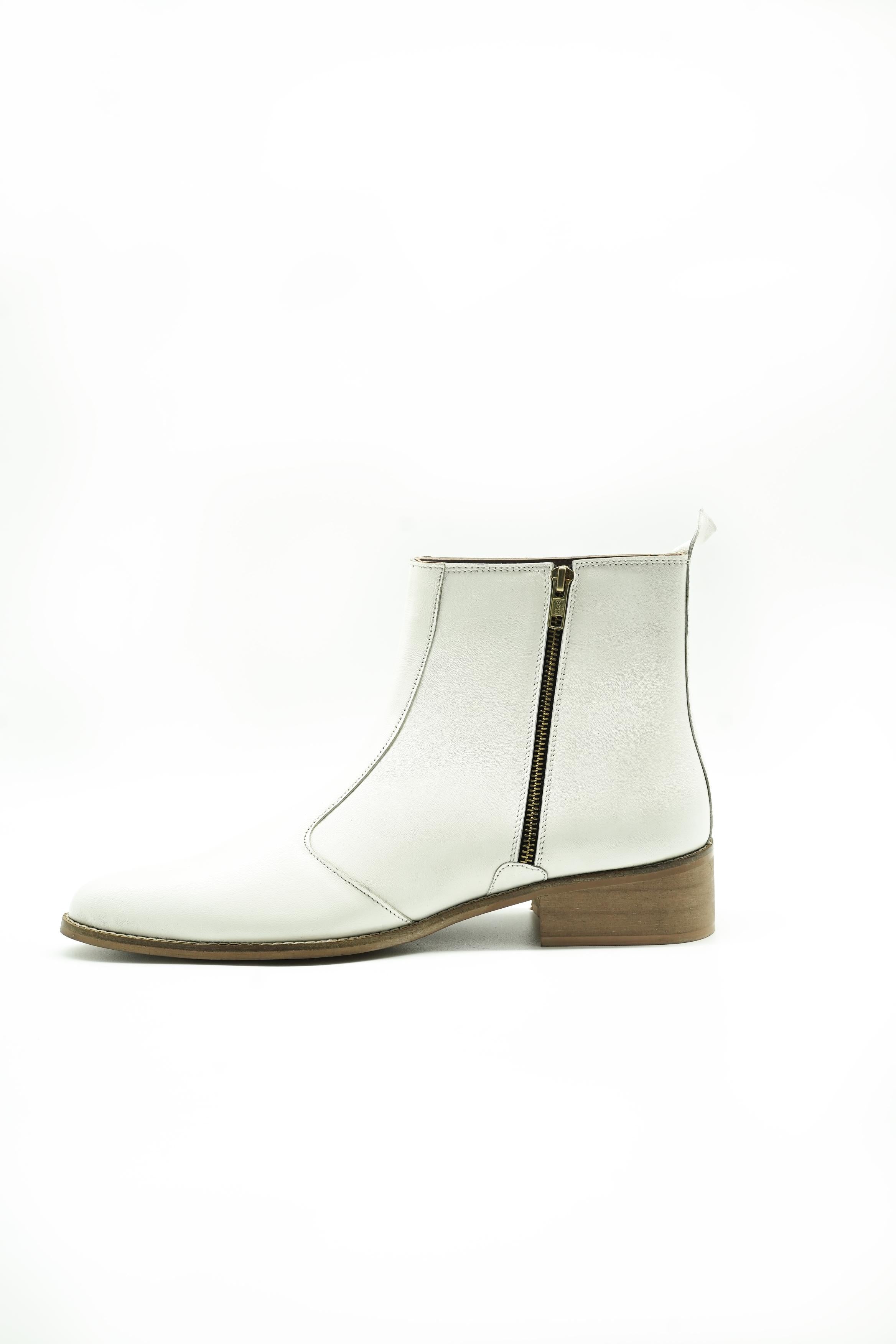 Vittorio Pointed-Toe Chelsea Boots