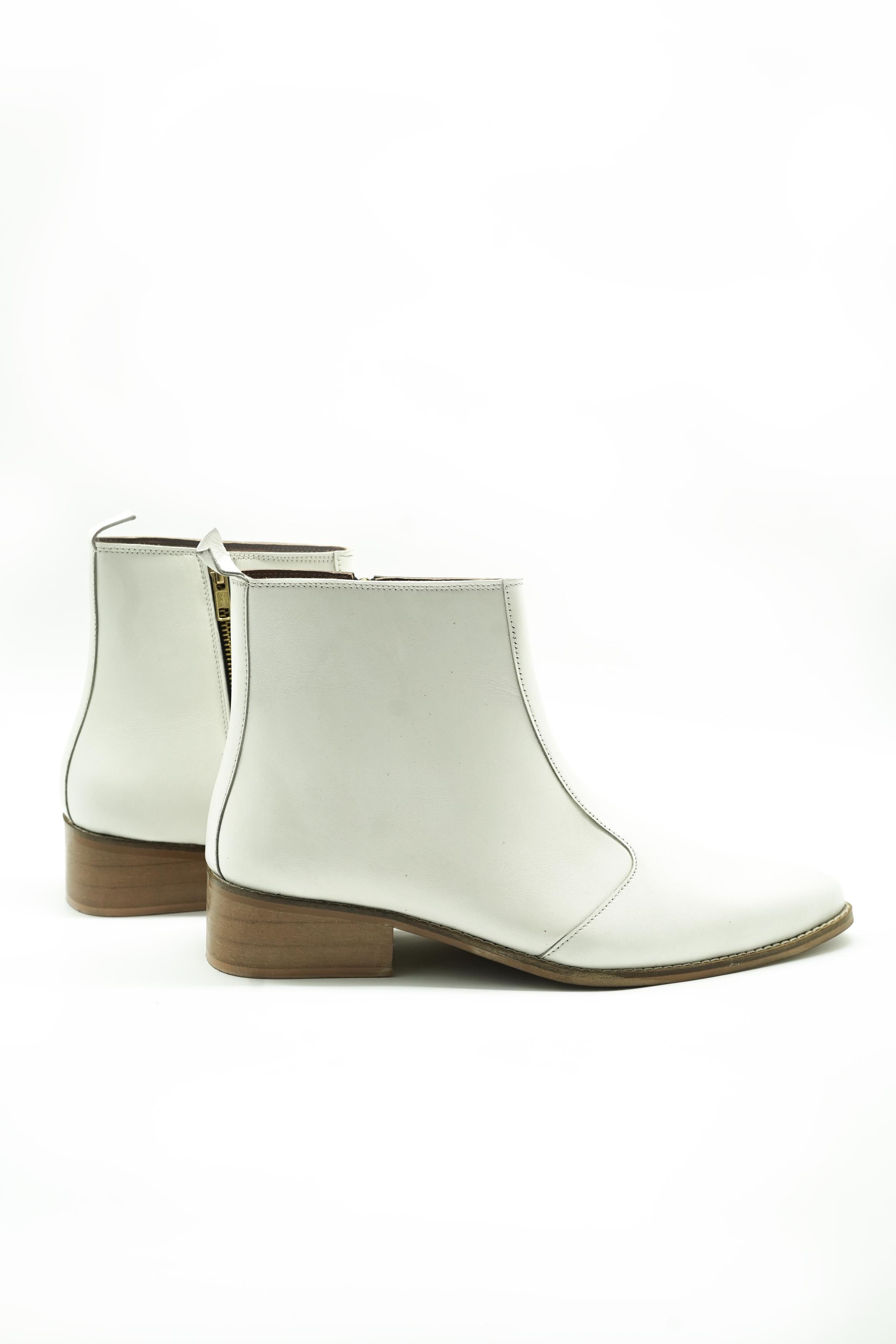 Vittorio Pointed-Toe Chelsea Boots
