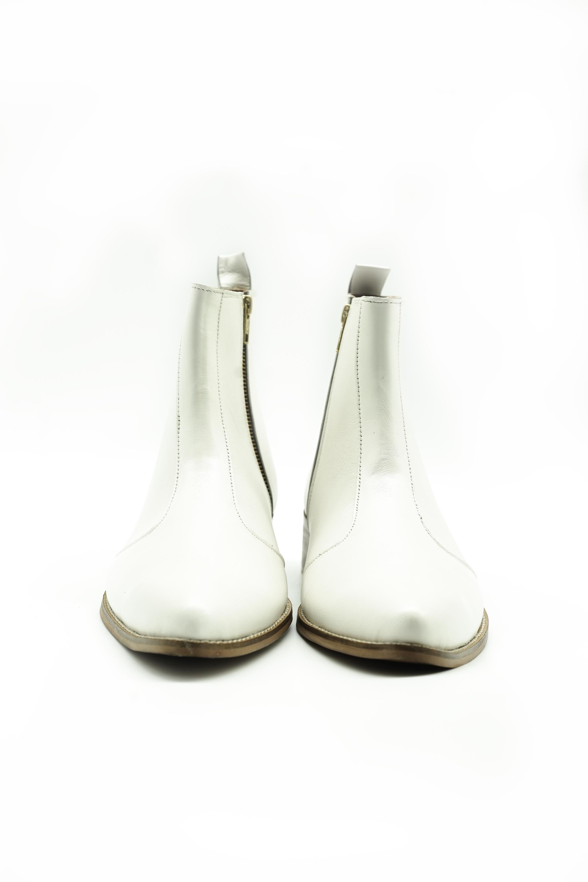 Vittorio Pointed-Toe Chelsea Boots